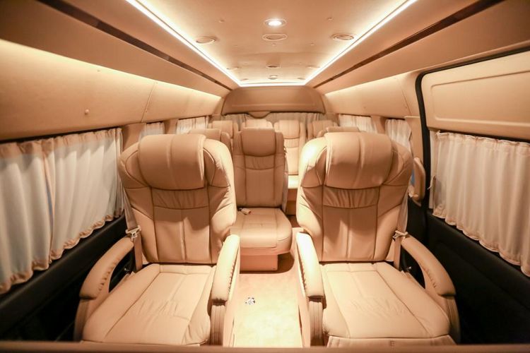 Keuntungan Sewa Hiace Premio Luxury untuk Perjalanan Jarak Jauh